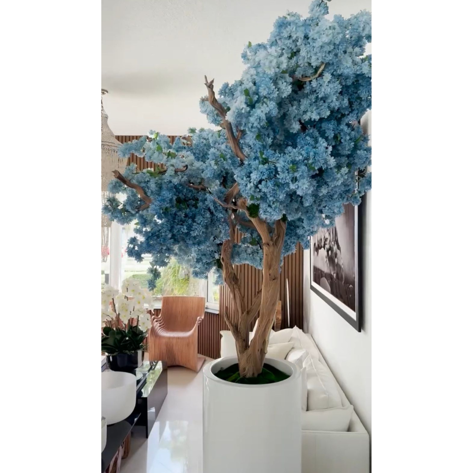 Matte White St. Tropez Vase with Blue Cherry Blossom Release – Evervale