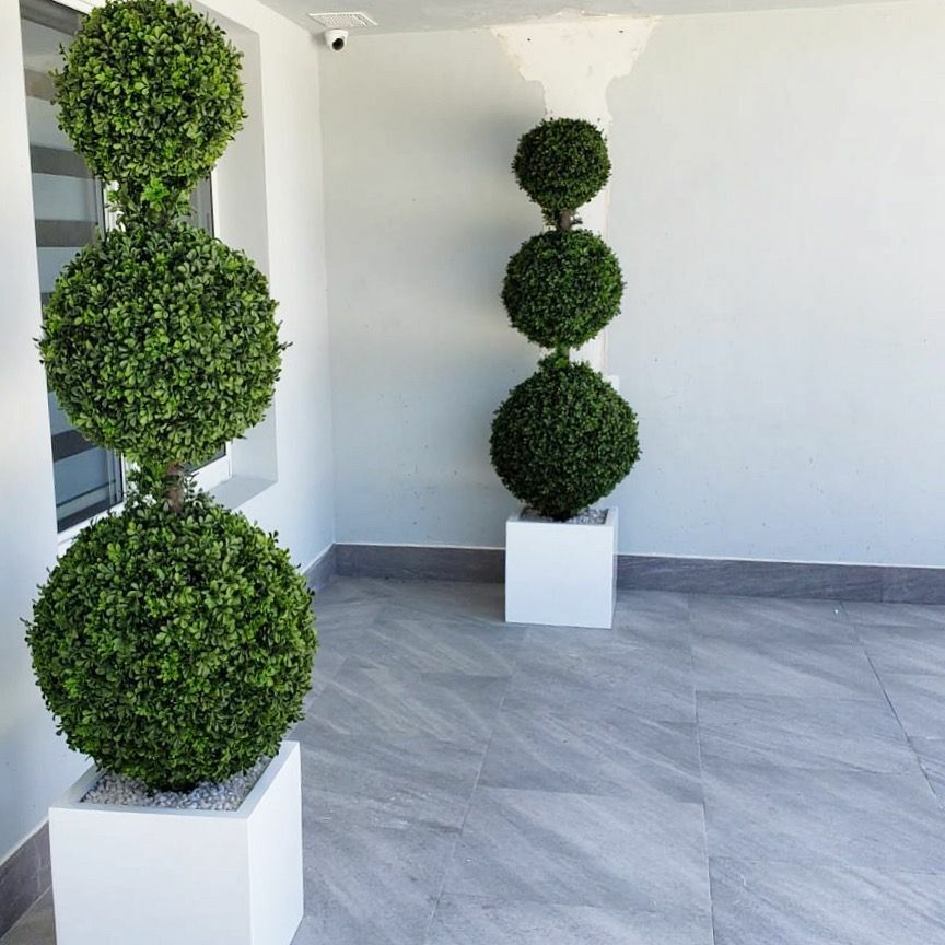 Triple Sphere Topiary with Medium Block Fiberglass Pot – Evervale