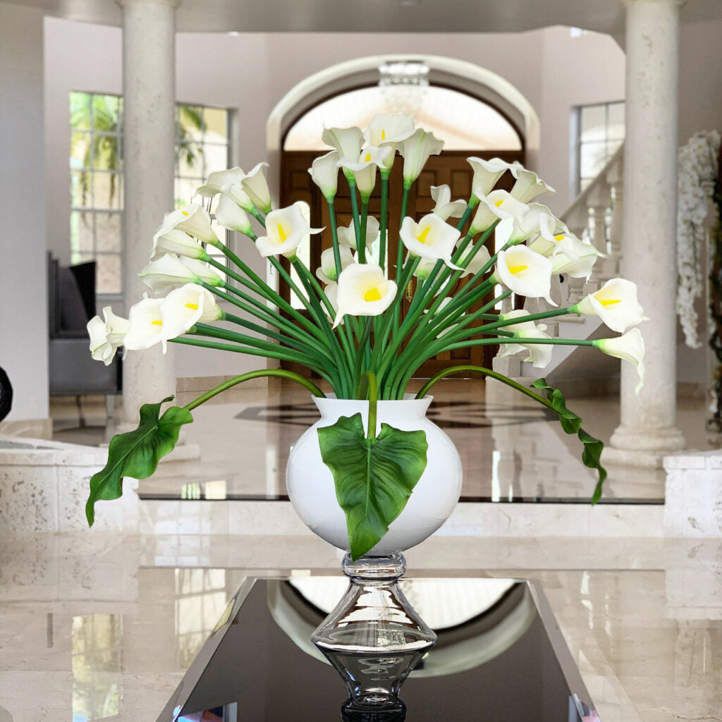 Elegant Vase with Multiple White Calla Lilies – Evervale