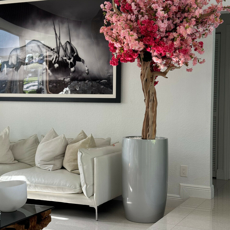 Lisbon Vase in Glossy Silver with Personalized Tri-Colored Pink Cherry Blossoms – Evervale