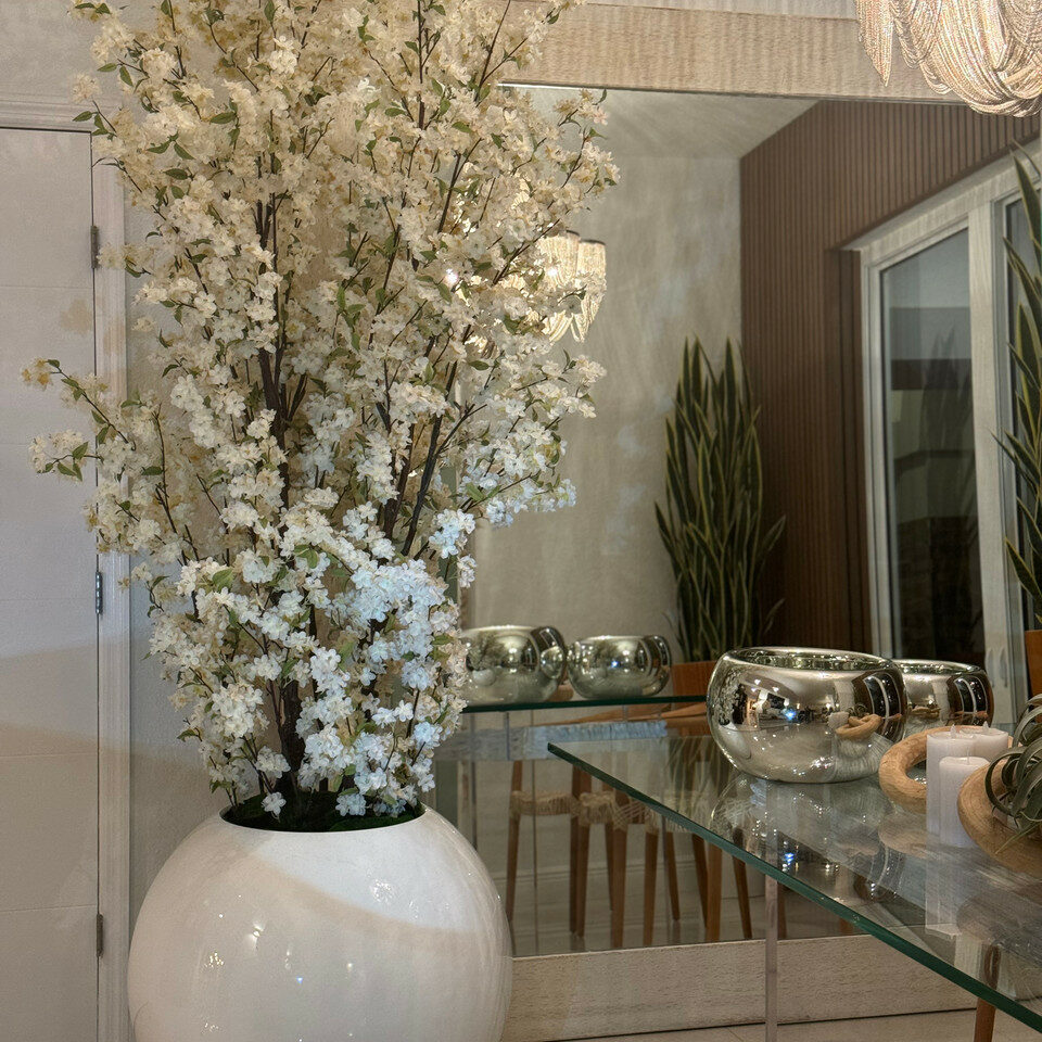 30" Glossy White Globe Vase with White Cherry Blossom Branches – Evervale