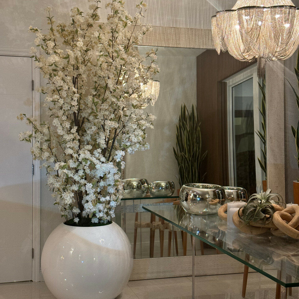 30" Glossy White Globe Vase with White Cherry Blossom Branches – Evervale