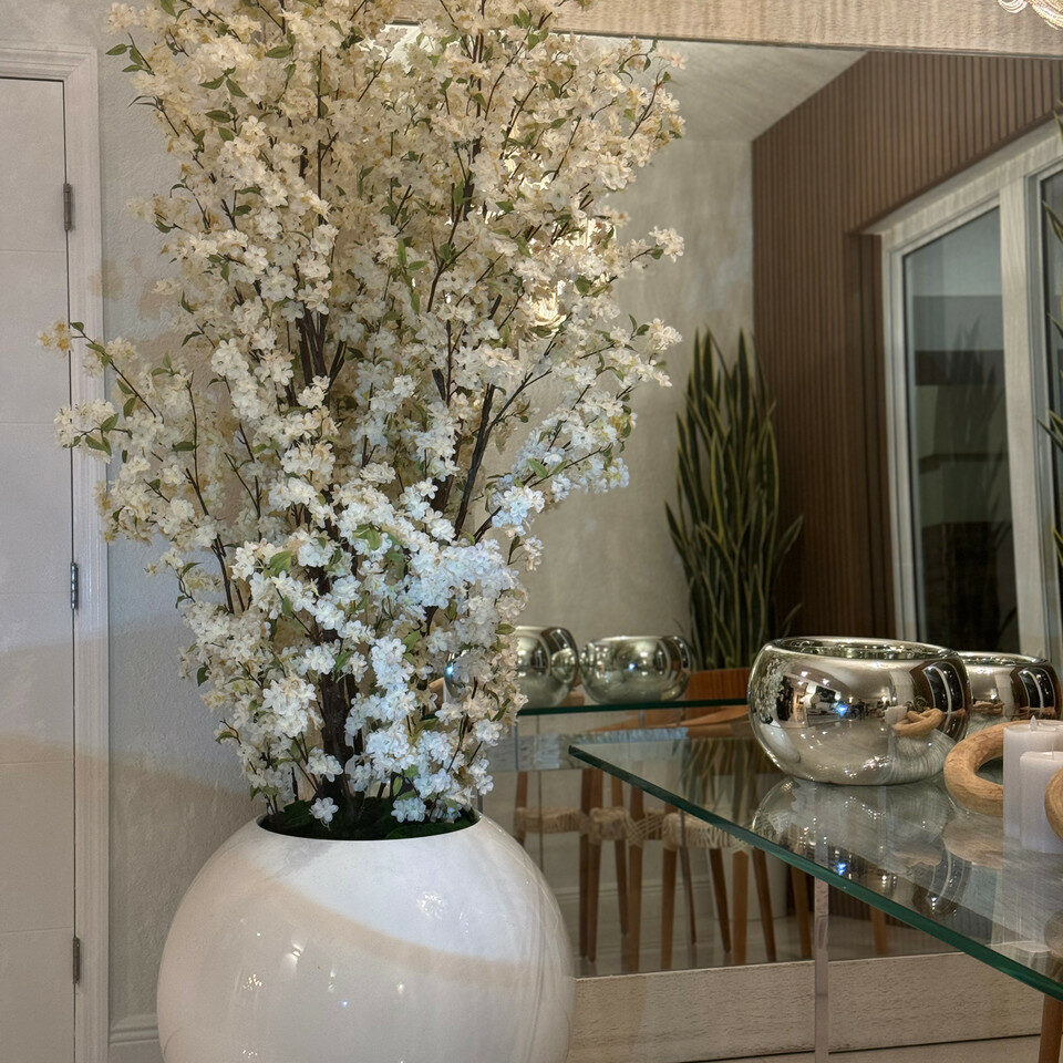 30" Glossy White Globe Vase with White Cherry Blossom Branches – Evervale