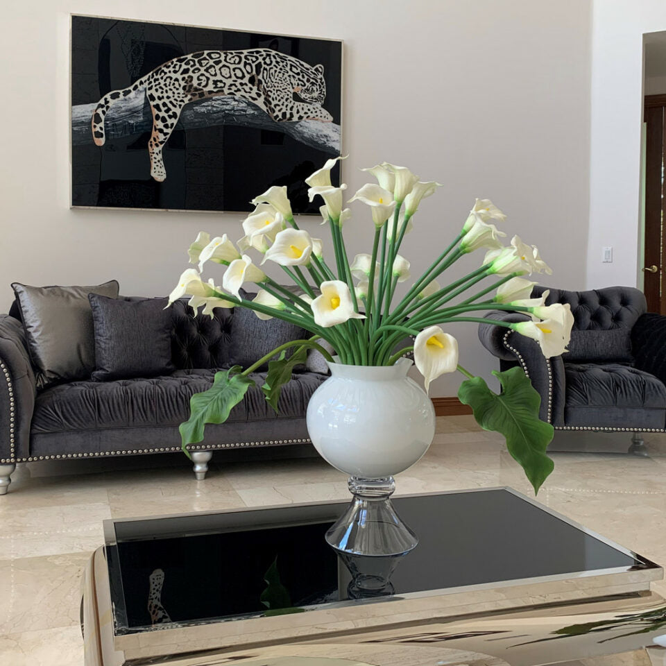 Elegant Vase with Multiple White Calla Lilies – Evervale