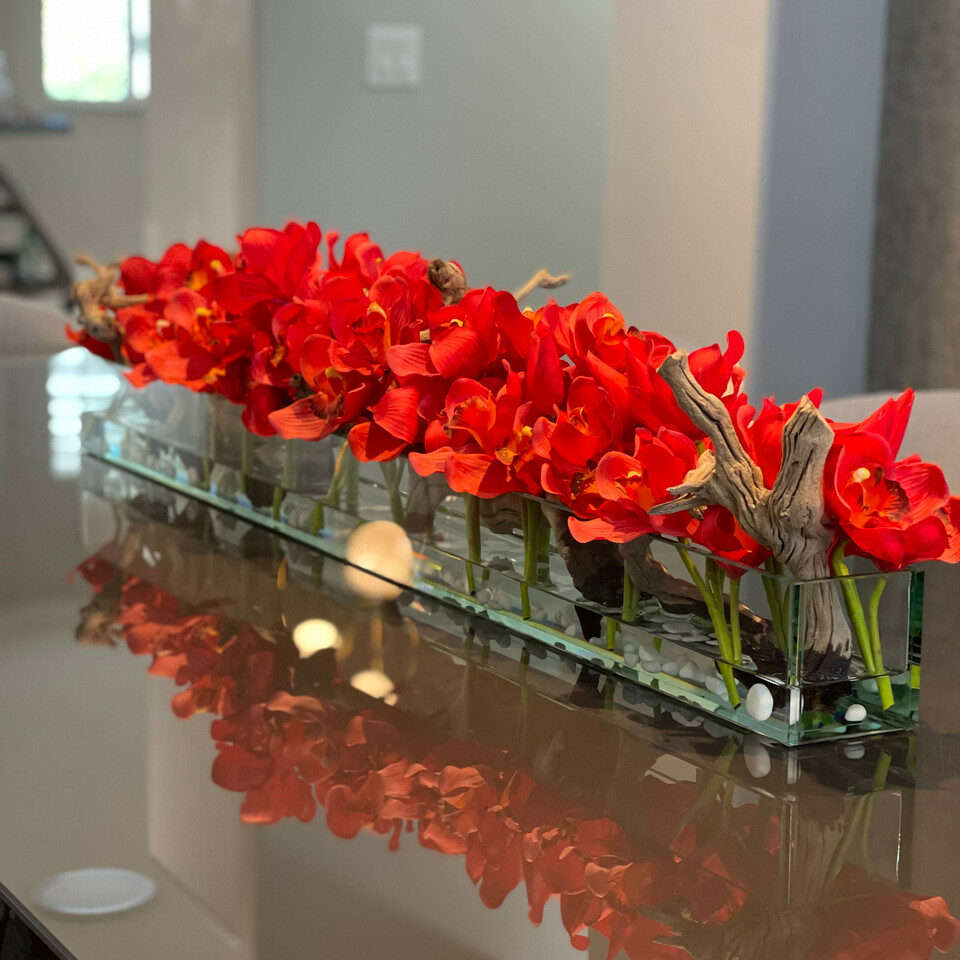 Modern House Glass Vase with Red Cymbidiums – Evervale