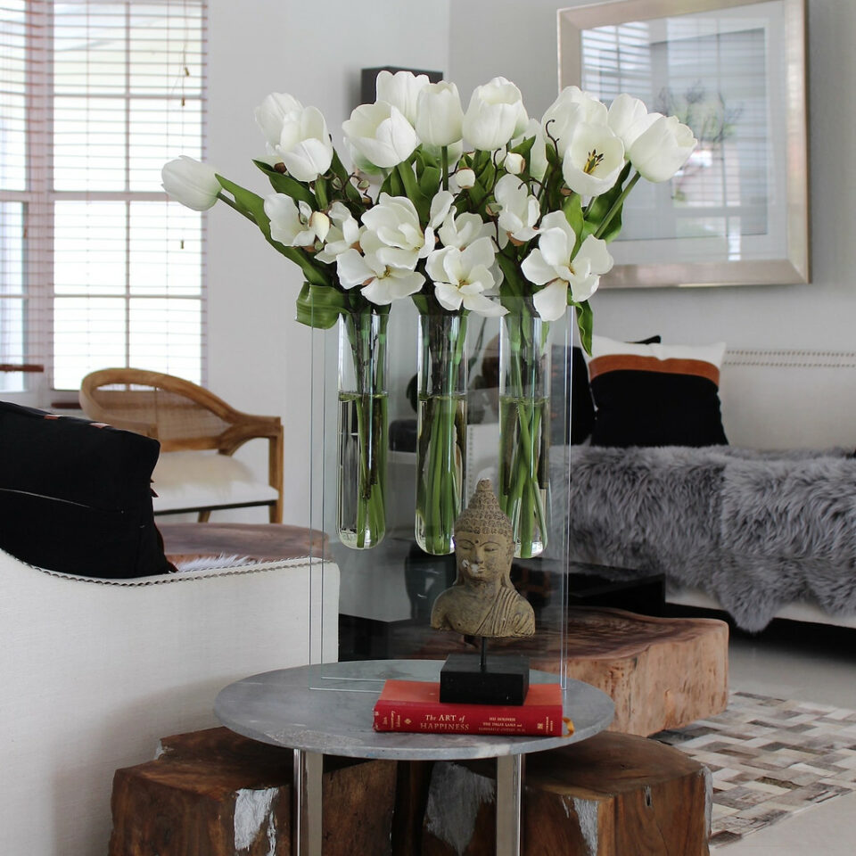 Triple vase with white tulips – Evervale