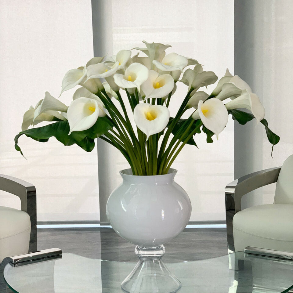 Elegant Vase with Multiple White Calla Lilies – Evervale
