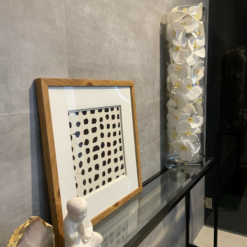 Glass Cylinder with White Phalaenopsis Orchids – Evervale